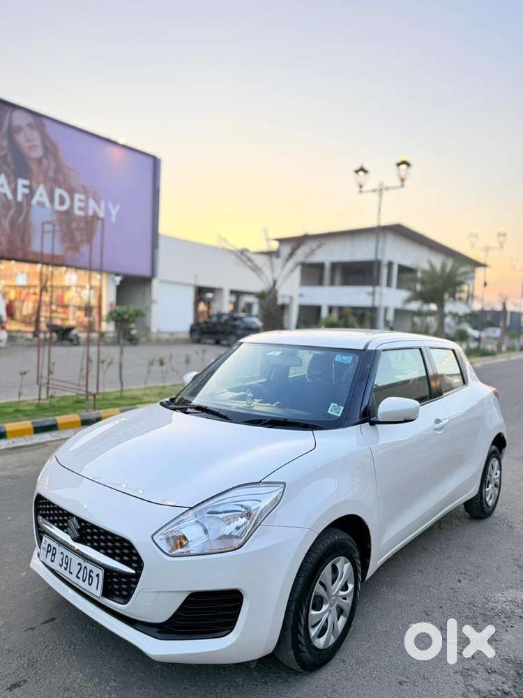 Maruti Suzuki Swift Vxi Optional, 2023, Petrol