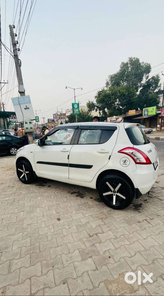 Maruti Suzuki Swift (2013)