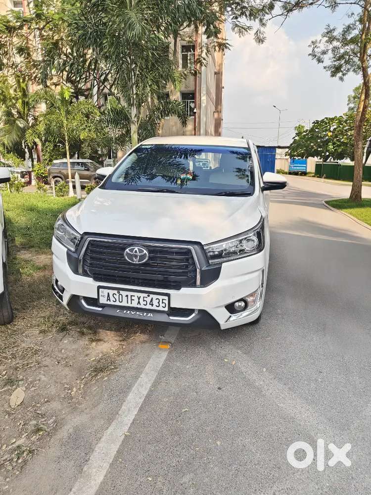Toyota Innova Crysta 2024
