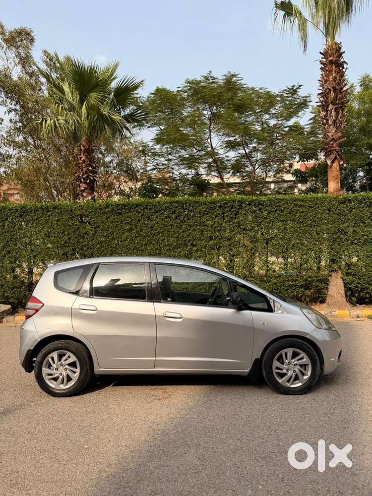 Honda Jazz V Mt Privilege, 2011, Petrol