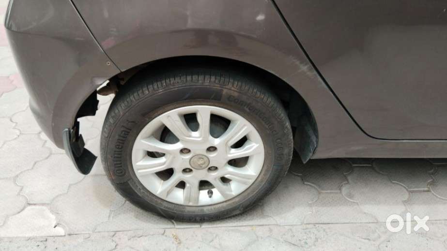 Tata Tiago 1.2 Revotron Xza, 2018, Petrol