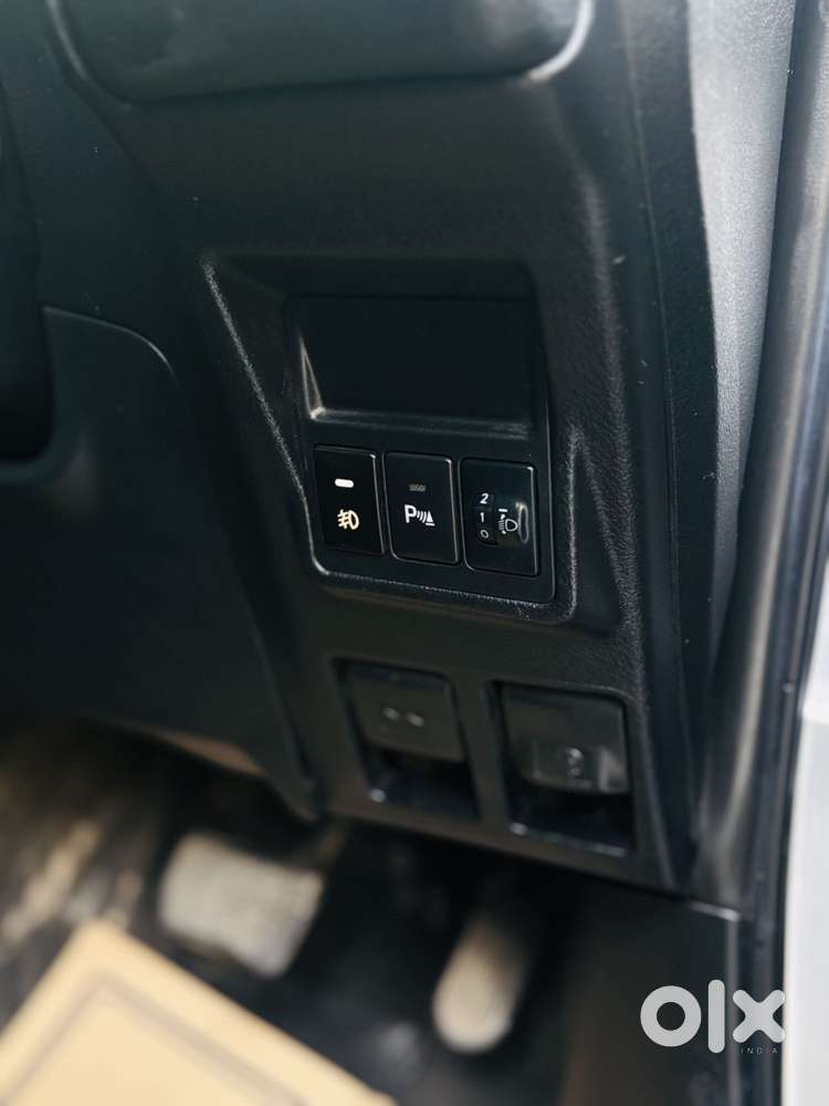 Toyota Innova Crysta 2.8 Gx At 8s, 2020, Diesel