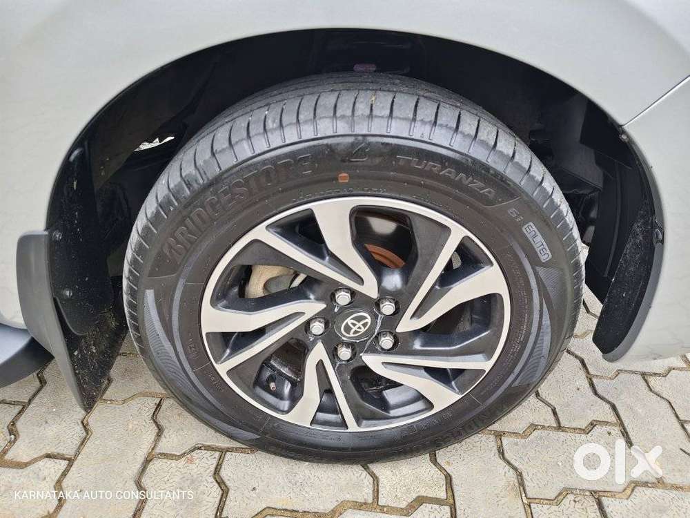 Toyota Innova Crysta [2020-ongoing] 2.4 Vx 8 Str, 2023, Diesel