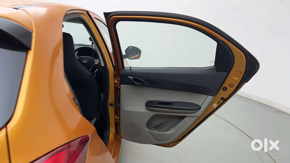 Tata Tiago 1.2 Revotron Xt, 2017, Petrol