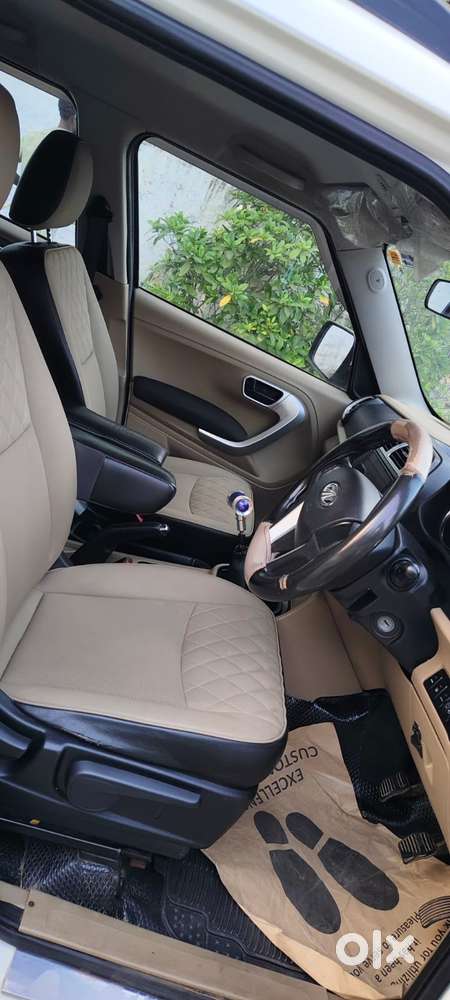 Mahindra Tuv 300 T10 Opt, 2018, Diesel