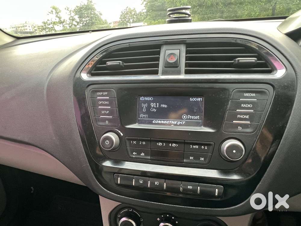 Tata Tiago 1.2 Revotron Xz (o), 2016, Petrol