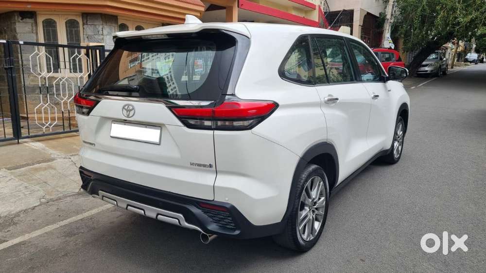 Toyota Innova Hycross 2.0 Zx (o) Hybrid 7 Str, 2024, Petrol