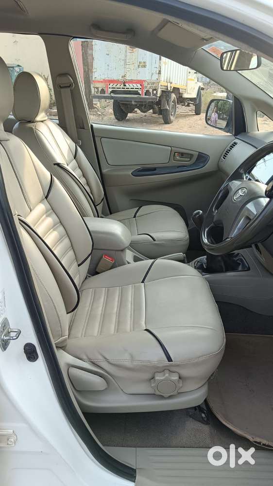 Toyota Innova 2.5 G (diesel) 8 Seater, 2013, Diesel