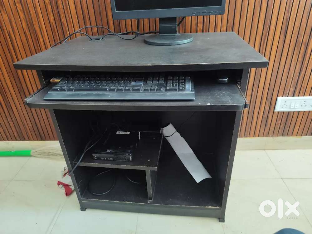 Dusk top computer with UPS WIFI CONNECT table, keyboard, mouse etc