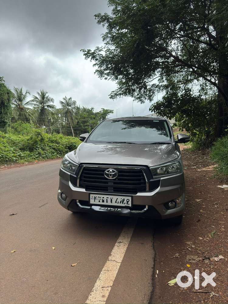 Toyota Innova Crysta 2016