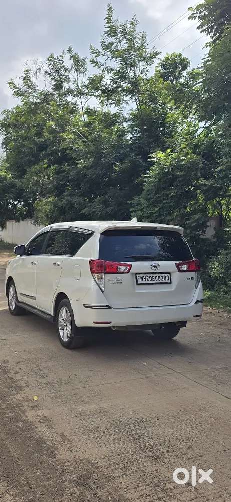 Toyota Innova Crysta 2.8z