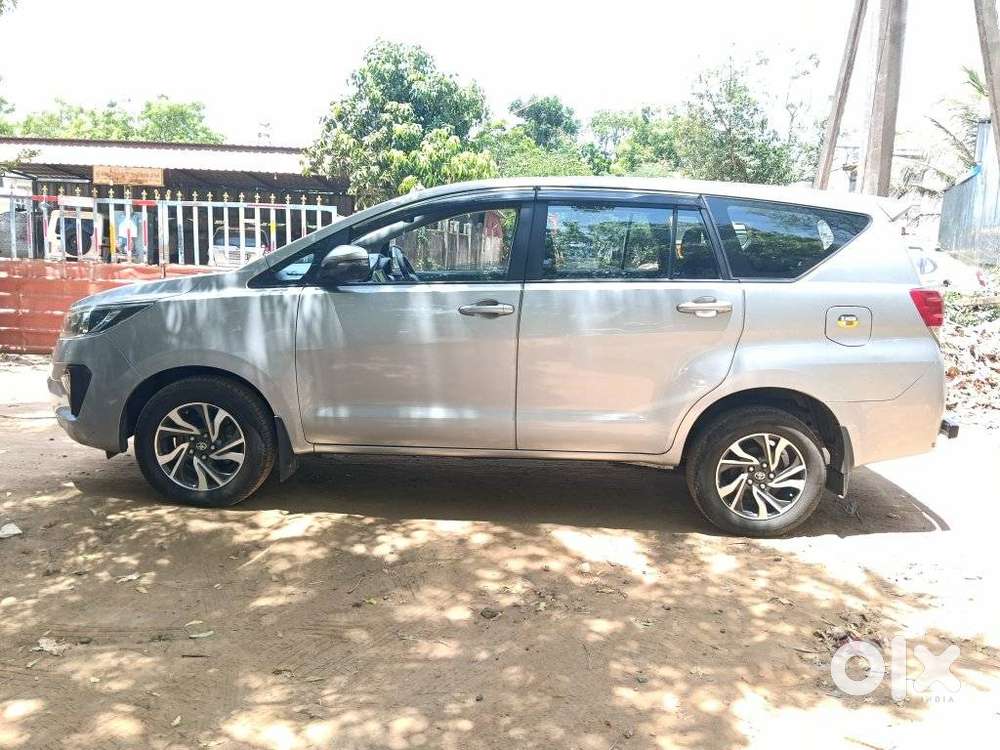 Toyota Innova Crysta 2.4 G Mt, 2022, Diesel