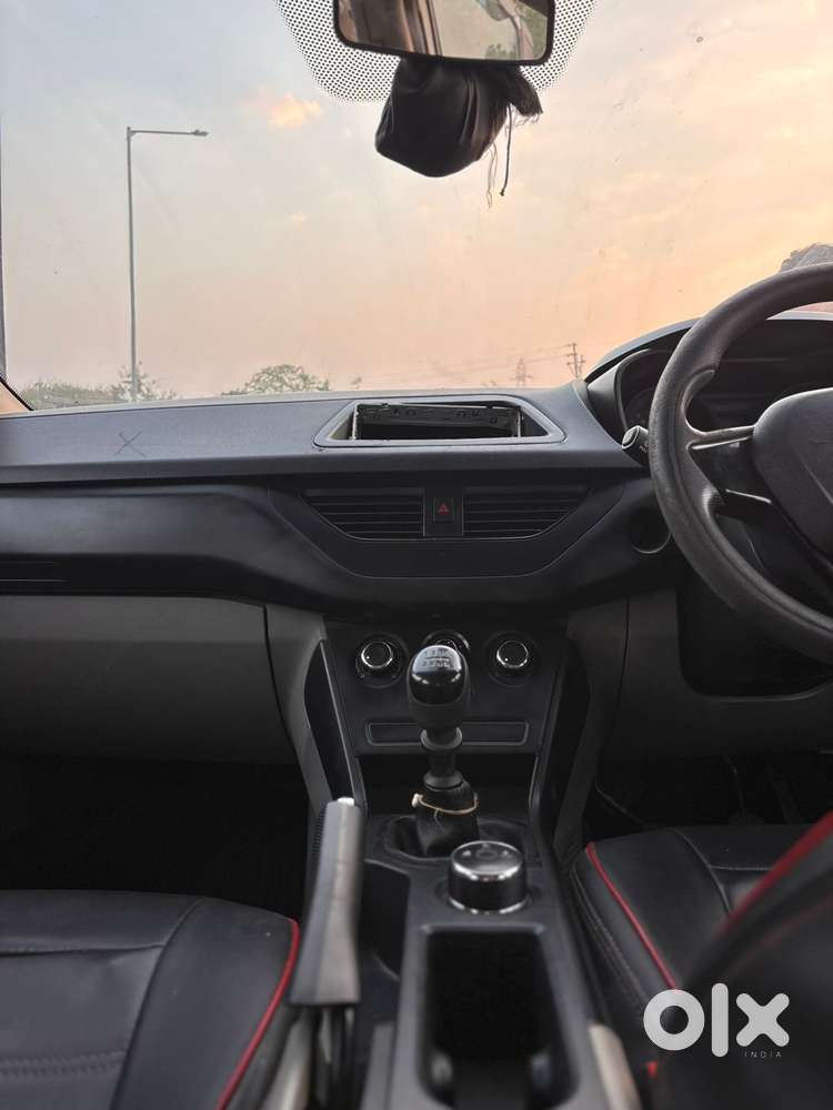 Tata Nexon 1.2 Revotron Xma, 2018, Petrol