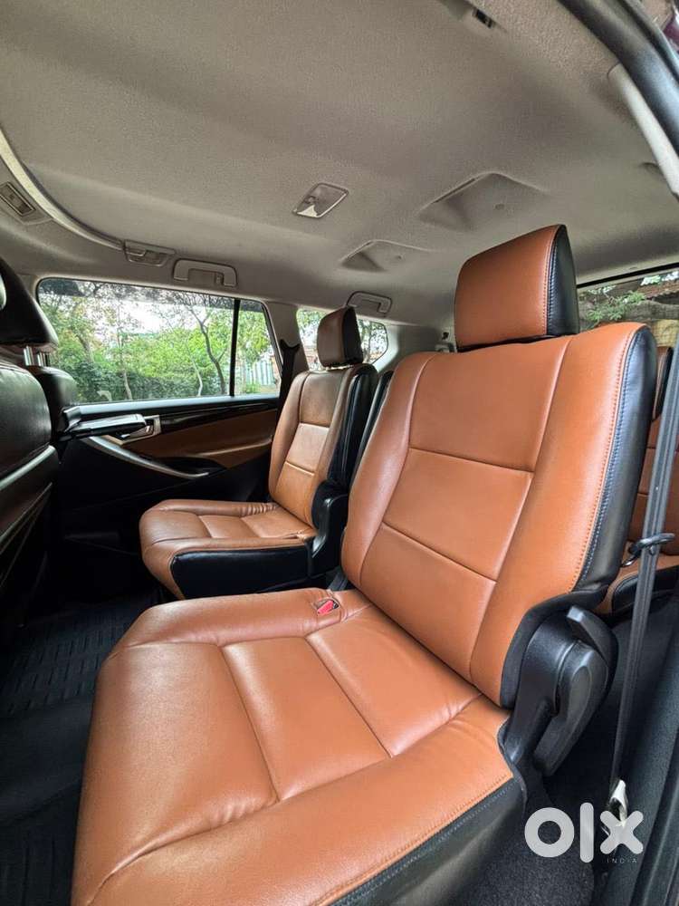 Toyota Innova Crysta 2.4 V, 2017