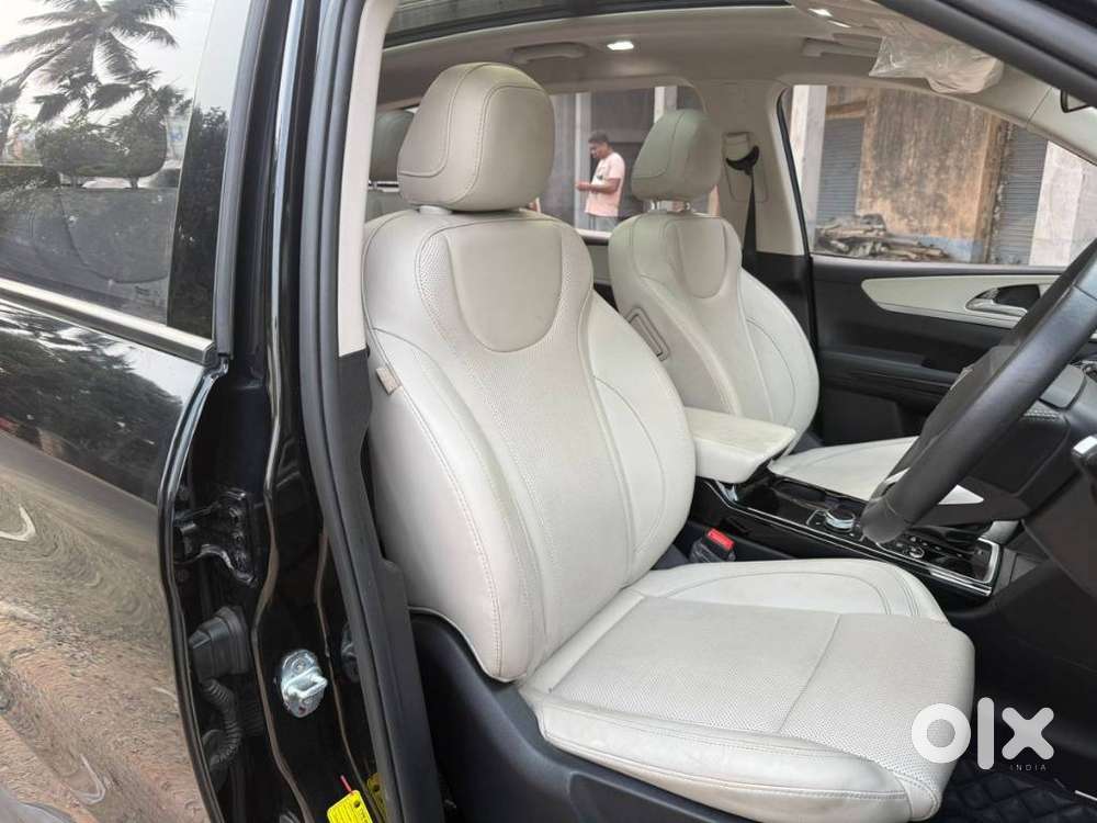 Mahindra Xuv700 2.2 Ax 7 Diesel At Luxury Pack Str, 2024, Diesel