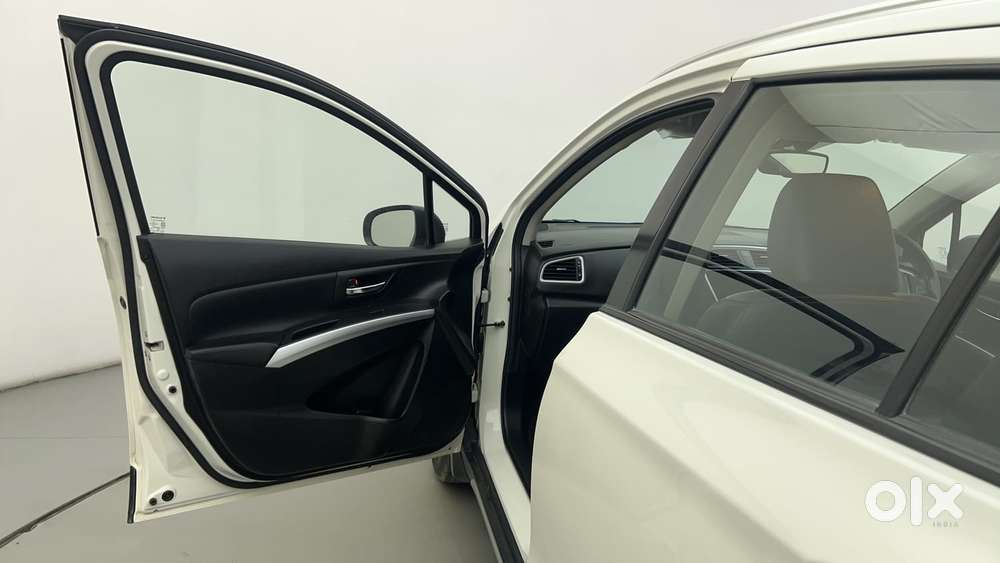 Maruti Suzuki S-cross 1.5 Alpha At, 2022, Petrol
