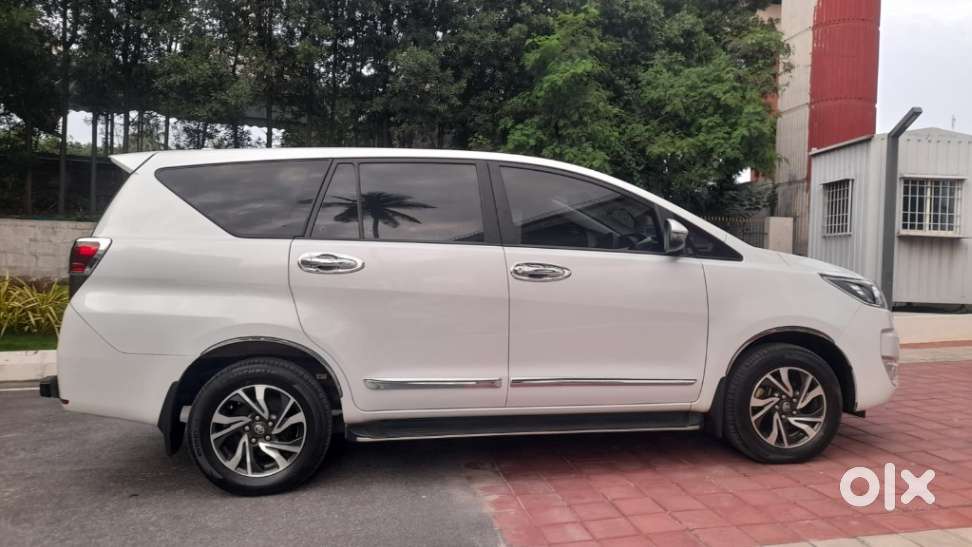 Toyota Innova Crysta 2.4 G MT 7 STR, 2025, Diesel