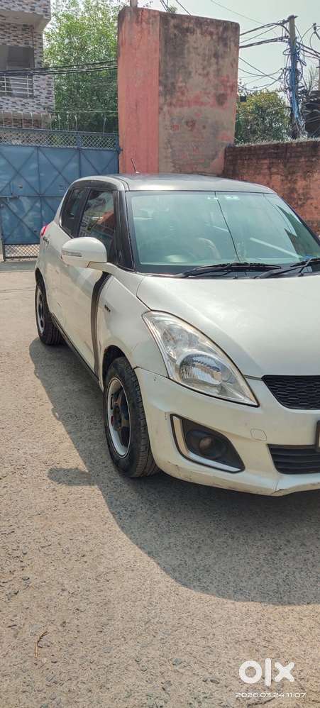 Maruti Suzuki Swift Vxi Abs Bsiv, 2016, Petrol