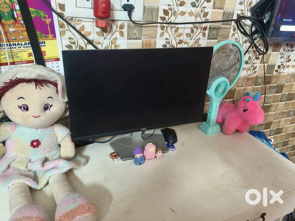 ASUS ExpertCenter Core i5 9th Gen Desktop with Dell 24\ IPS Monitor