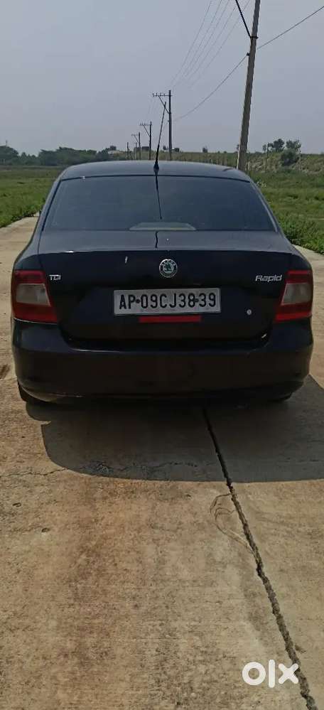 Skoda Rapid Elegance 2012