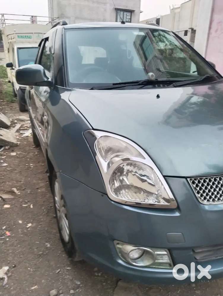 Maruti Suzuki Swift 
Lxi
