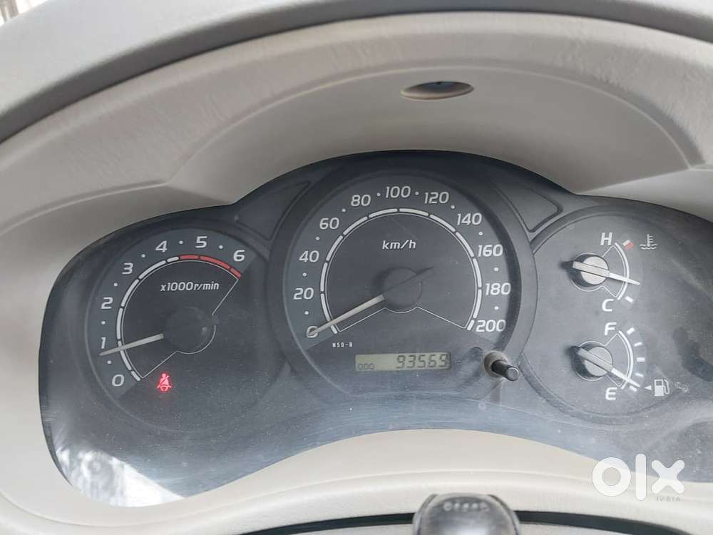 Toyota Innova 2.5 G (diesel) 8 Seater Bs Iv, 2010, Diesel