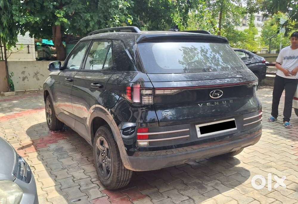 Hyundai Venue 1.2 S (o), 2024, Petrol