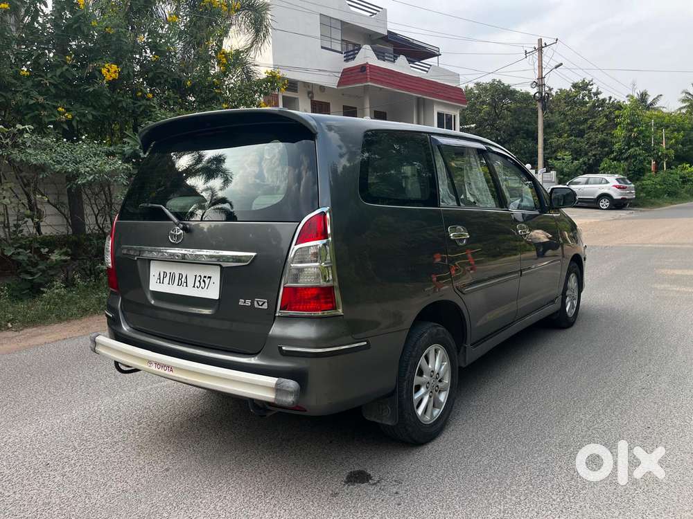Toyota Innova 2.5 Vx 8 Str Bs-iii, 2012, Diesel