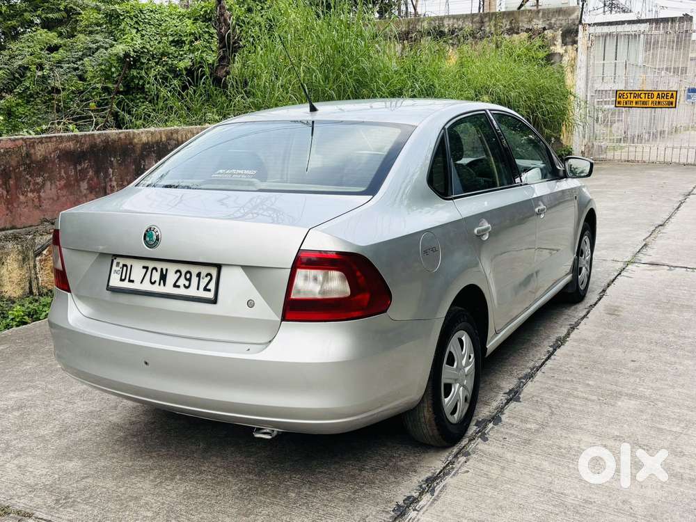 Skoda Rapid 1.6 Mpi Ambition, 2012, Petrol