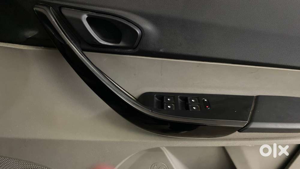 Tata Tiago 1.2 Revotron Xt, 2017, Petrol