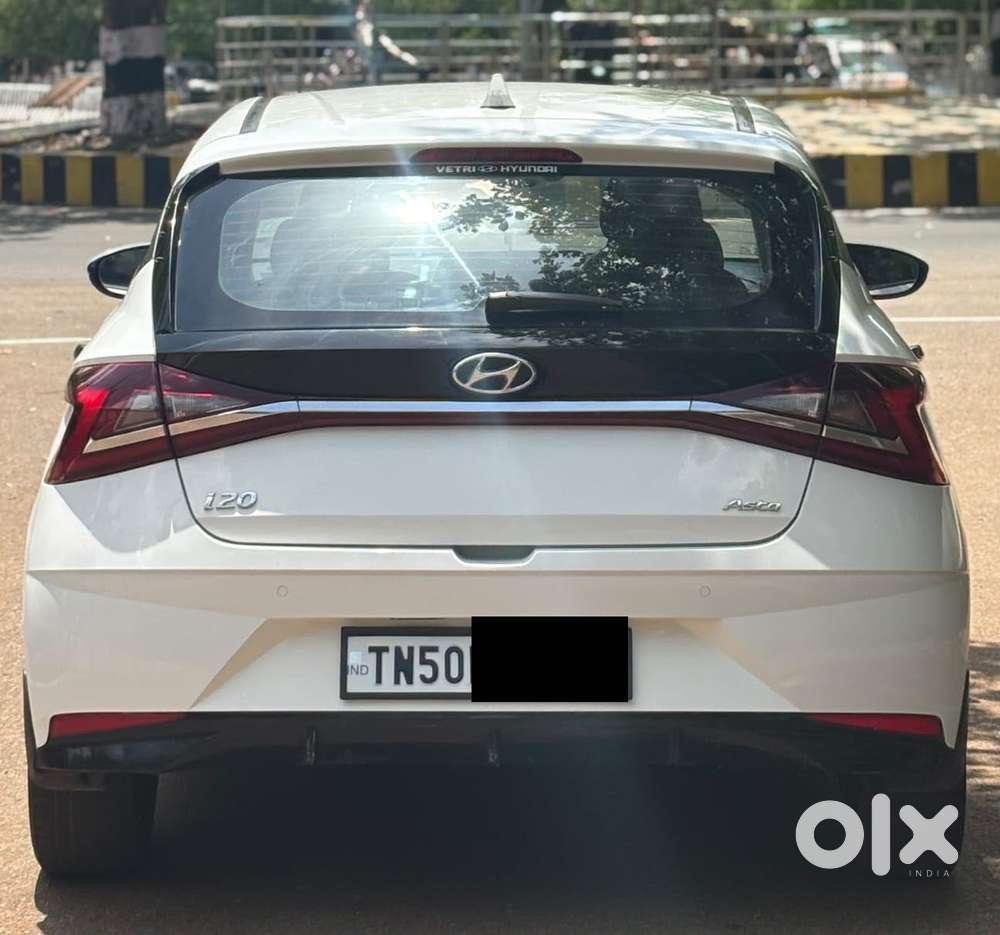 Hyundai I20 Asta (o) 1.2 Mt, 2023, Petrol