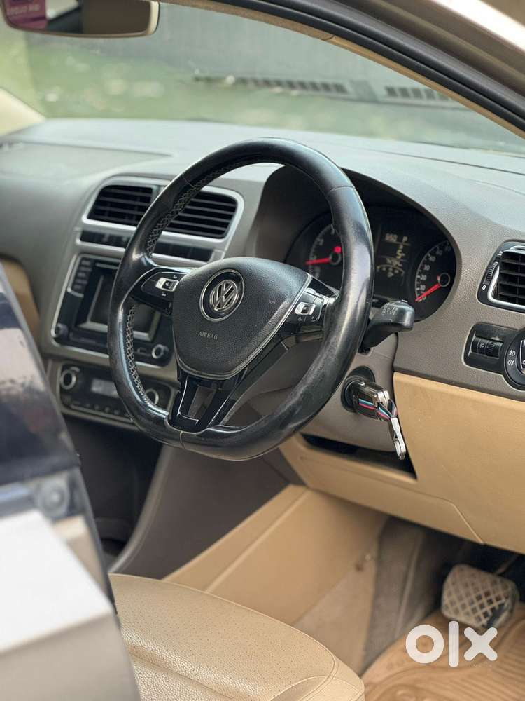 Volkswagen Vento 1.2 Tsi Highline Plus At, 2016, Petrol
