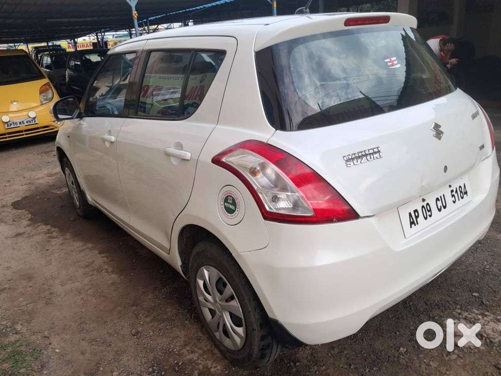 Maruti Suzuki Swift Vxi 1.2 Abs Bs-iv, 2013, Petrol