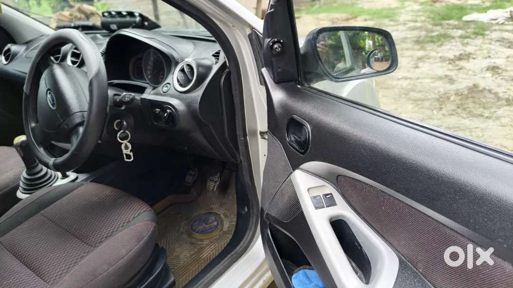 Ford Figo Petrol Titanium 2012