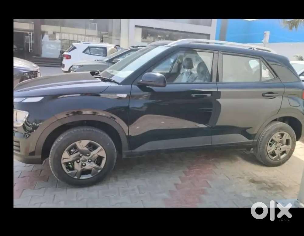 Hyundai Venue Petrol 2024