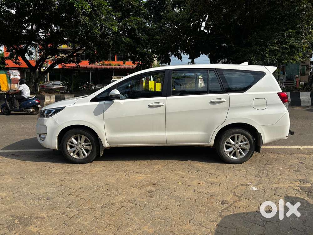 Toyota Innova Crysta [2020-ongoing] 2.4 Gx 8 Str, 2024, Diesel