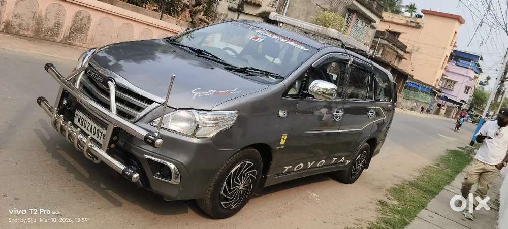 Toyota Innova 2013 Diesel 89000 Km Driven