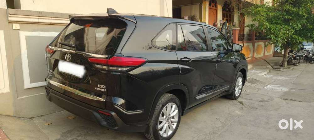 Toyota Innova Hycross 2.0 Vx Hybrid 7 Str, 2023, Petrol