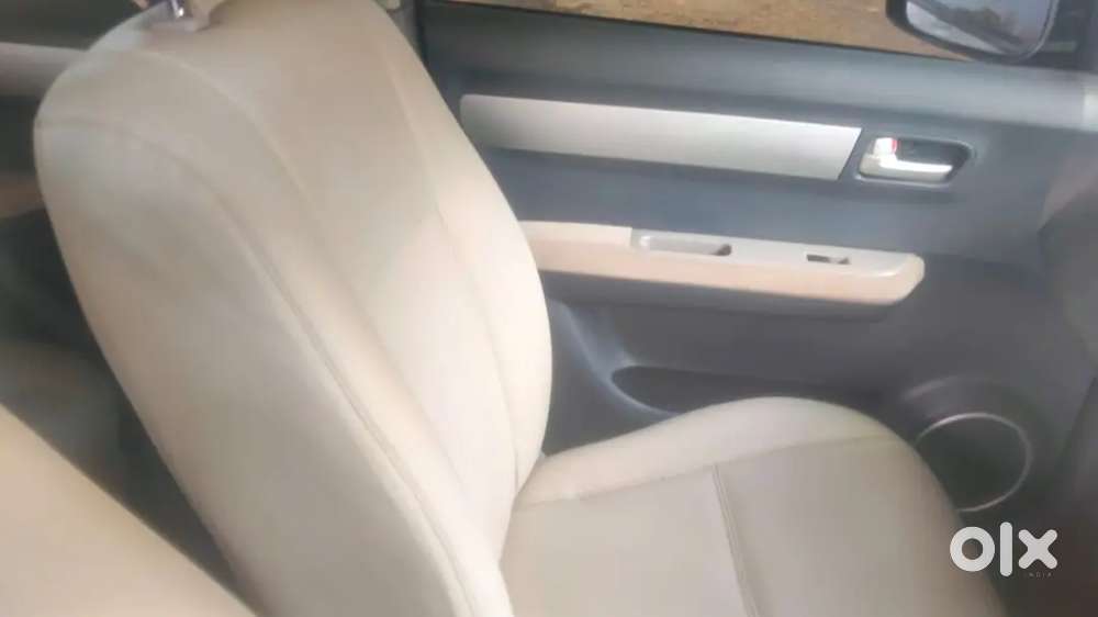 Maruti Suzuki Swift Dzire 2011