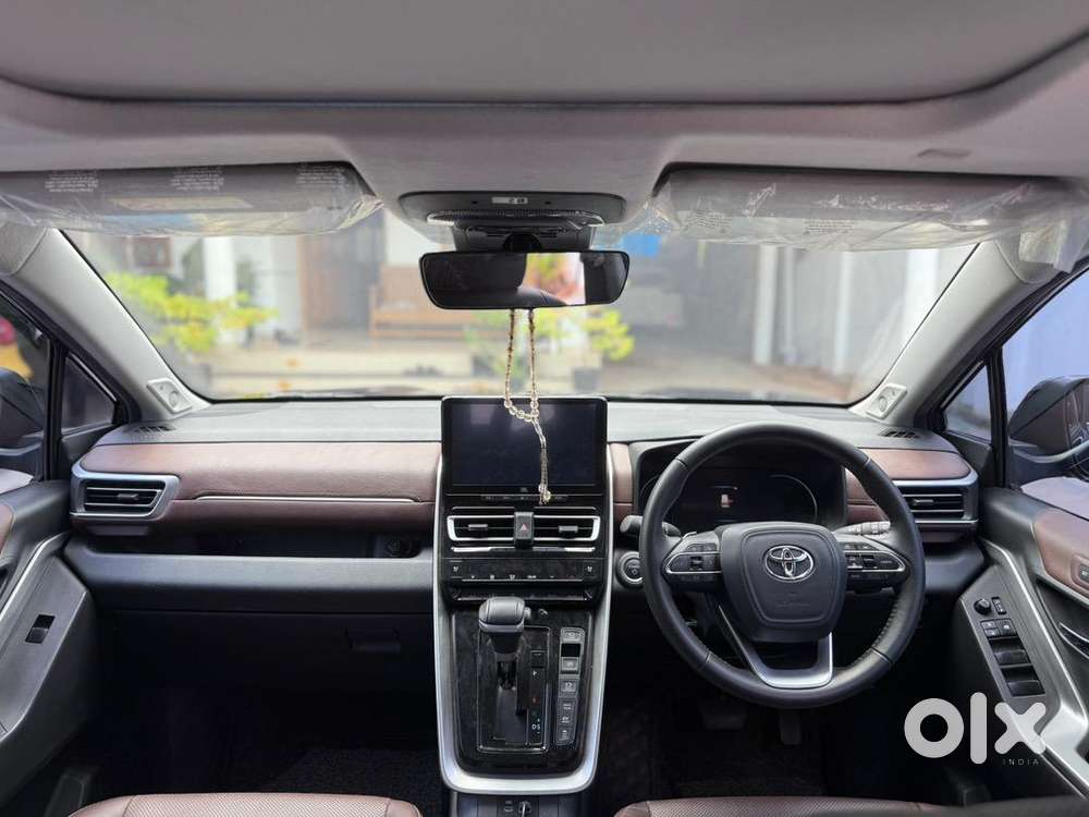 Toyota Innova Hycross 2023 Cng & Hybrids Well Maintained