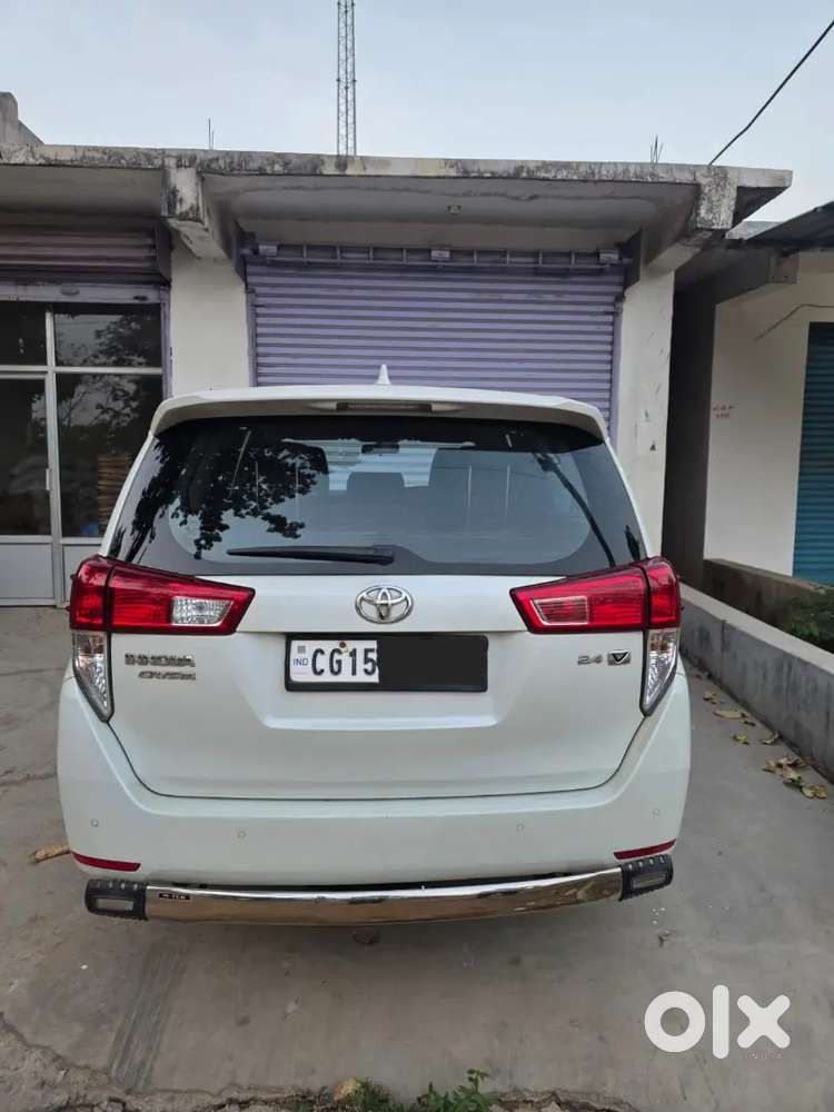 Toyota Innova Crysta 2024