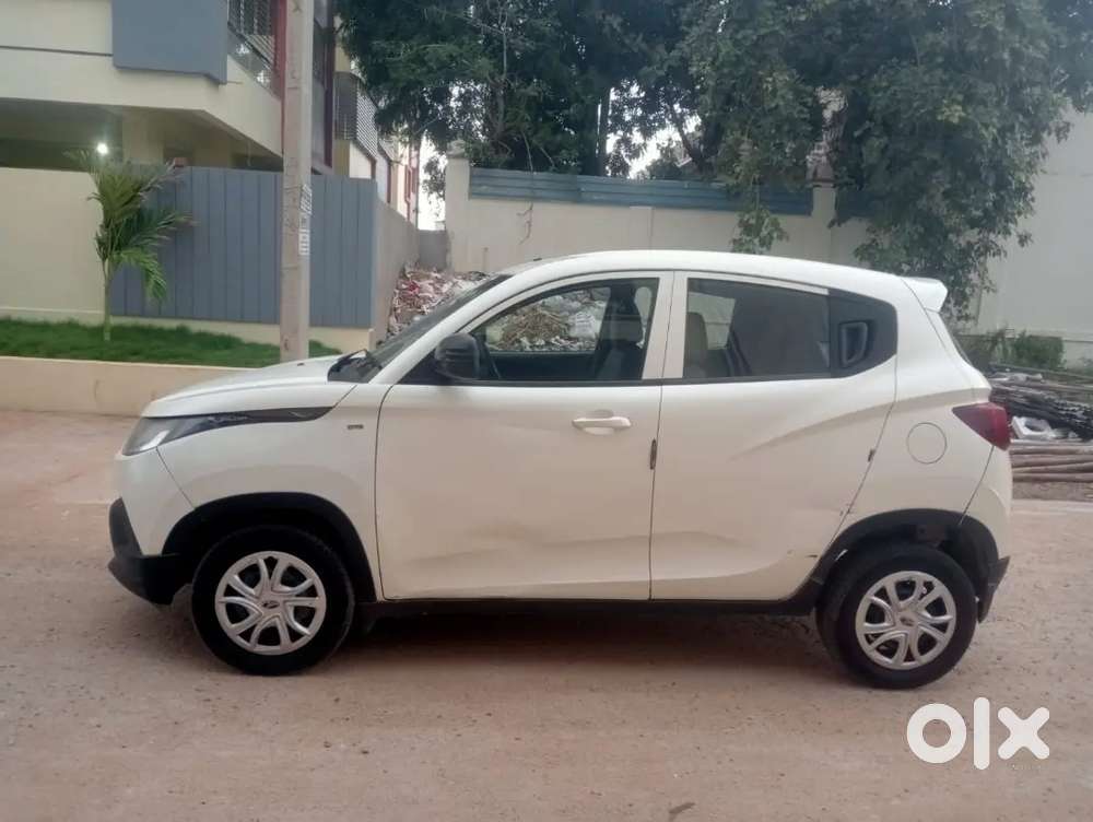Mahindra Kuv 100 20016