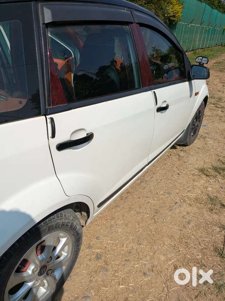 Ford Figo Petrol Exi 2010