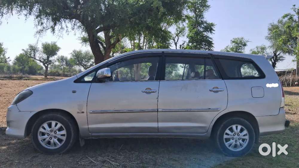 Toyota Innova 2011 Diesel Well Maintained