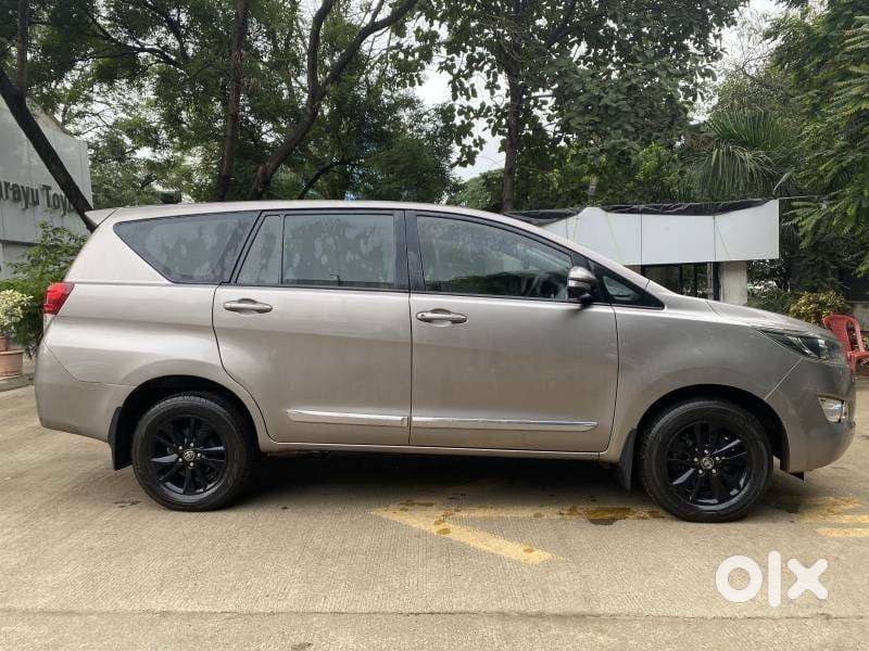 Toyota Innova Crysta 2.8 Gx At 8 Seater, 2017, Diesel