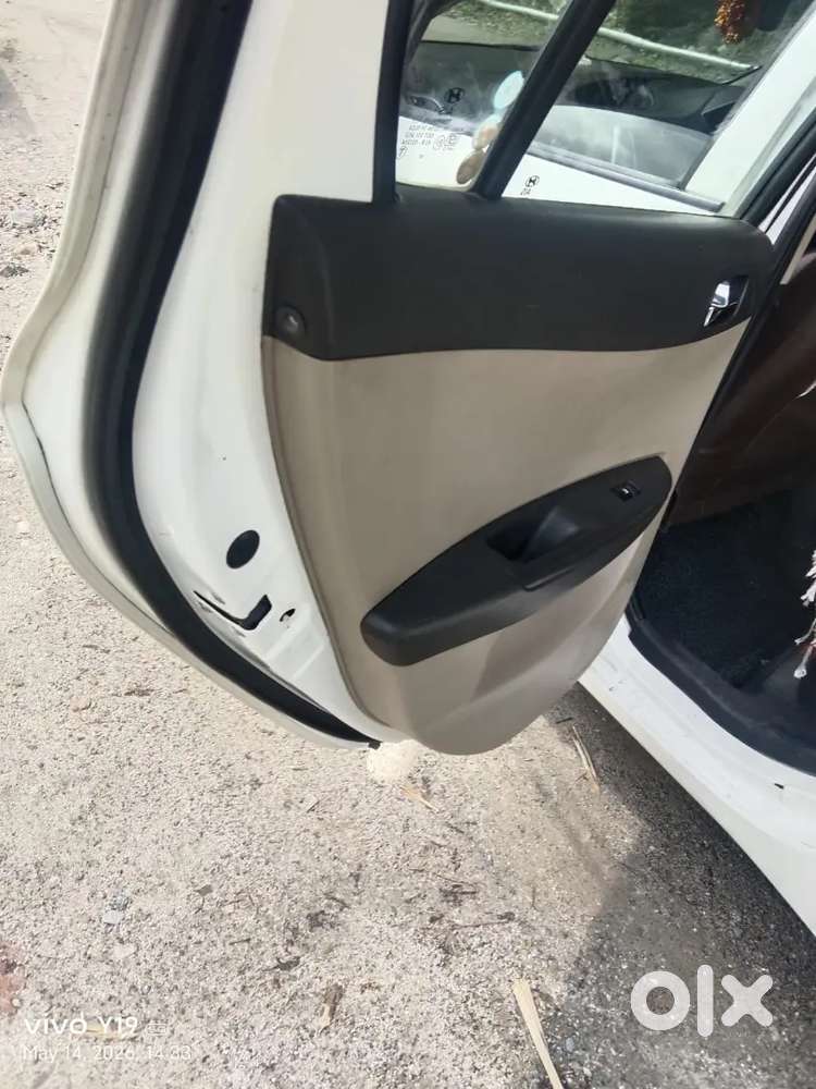 Hyundai I20 2013 Petrol 450000 Km Driven Abs