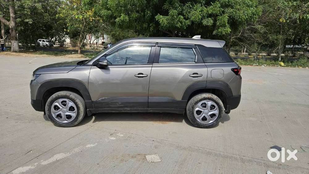 Maruti Suzuki Brezza 1.5 Lxi Smart Hybrid, 2023, Petrol