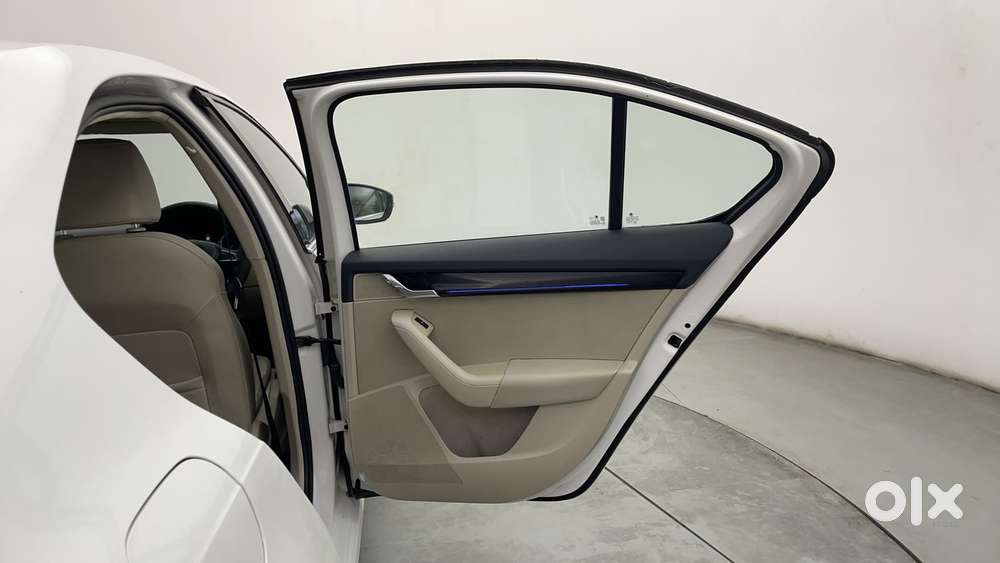Skoda Octavia 2.0 L K Tsi At, 2017, Petrol