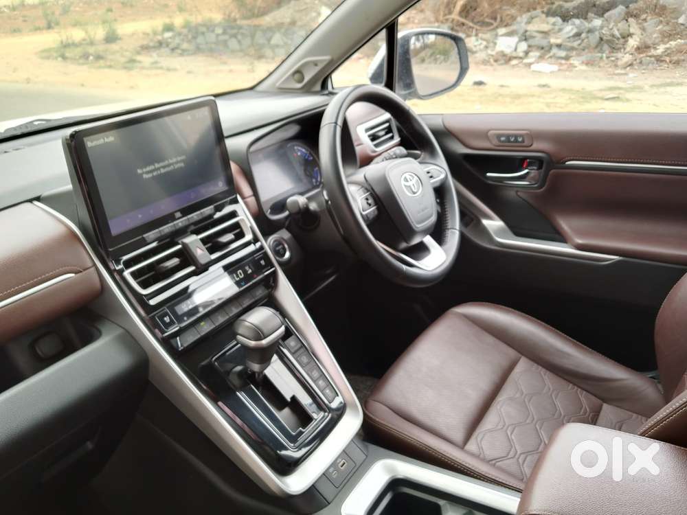 Toyota Innova Hycross 2.0 Zx Hybrid 7 Str, 2024, Diesel