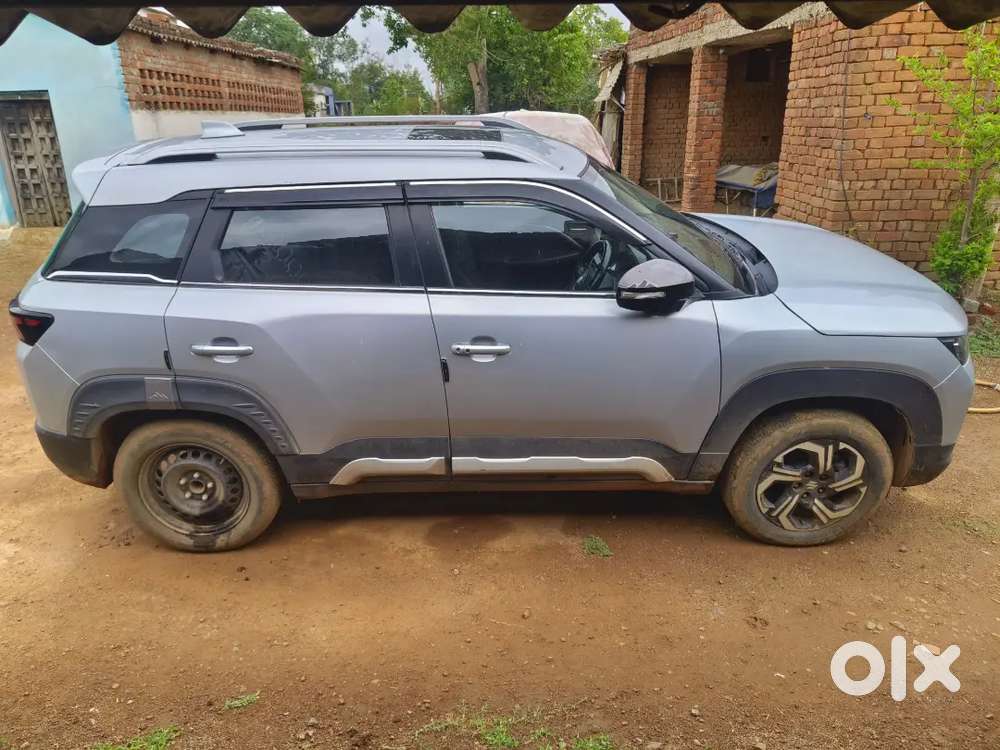 Maruti Suzuki Brezza Hybrid, Sleek 2023